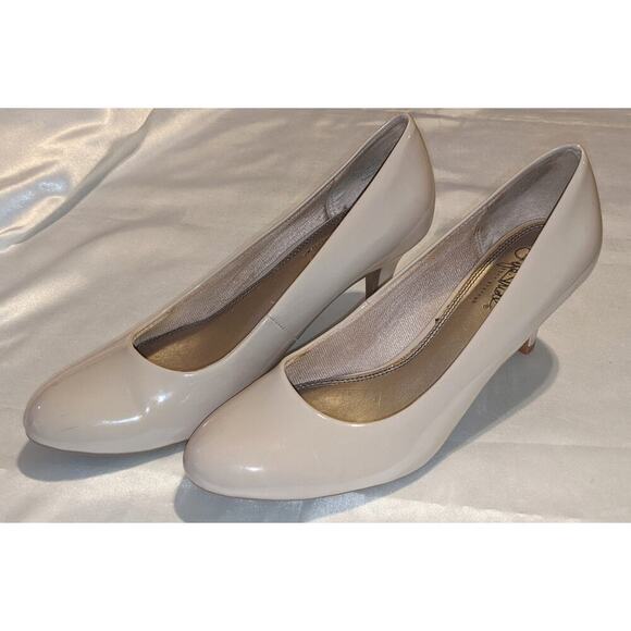 Life Stride Soft system Parigi Nude Taupe Patent Look 2.6" Heels Size 8.5M - Picture 2 of 8